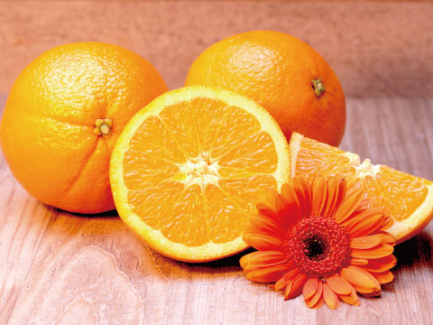 オレンジと花