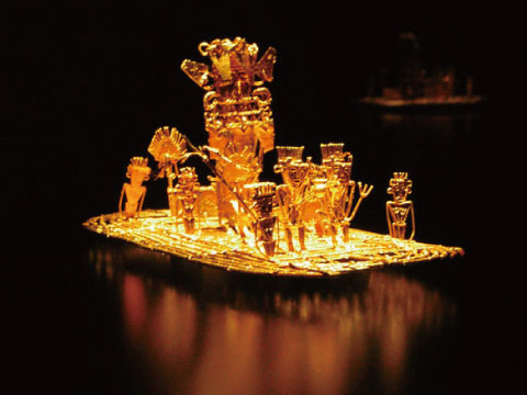 エル・ドラード伝説の基とされる黄金の儀式を模した装飾品