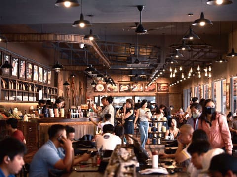 カフェ・レストラン店内